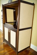 Szafa uniwersalna typu "closet" 4-drzwiowa 93 x 148,5 cm lite drewno fornirowane rafia secesja wiedeńska. Wyposażenie hotelu Rialto, Warszawa. Używane meble hotelowe, wyposażenie hotelu, wyprzedaż mebli hotelowych. meblerialto.pl