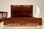 Łóżko ciemne MacKintosh 160cm. Używane łóżko hotelowe w stylu art deco. Wyposażenie hotelu Rialto w Warszawie. Wyprzedaż mebli hotelowych i antyków