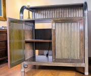 Konsola uniwersalna dwudrzwiowa typu "closet" 95 cm lite drewno minibar secesja wiedeńska. Wyposażenie hotelu Rialto, Warszawa. Używane meble hotelowe, wyposażenie hotelu, wyprzedaż mebli hotelowych. meblerialto.pl