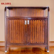 Konsola uniwersalna dwudrzwiowa typu "closet" 95 cm lite drewno minibar secesja wiedeńska. Wyposażenie hotelu Rialto, Warszawa. Używane meble hotelowe, wyposażenie hotelu, wyprzedaż mebli hotelowych. meblerialto.pl