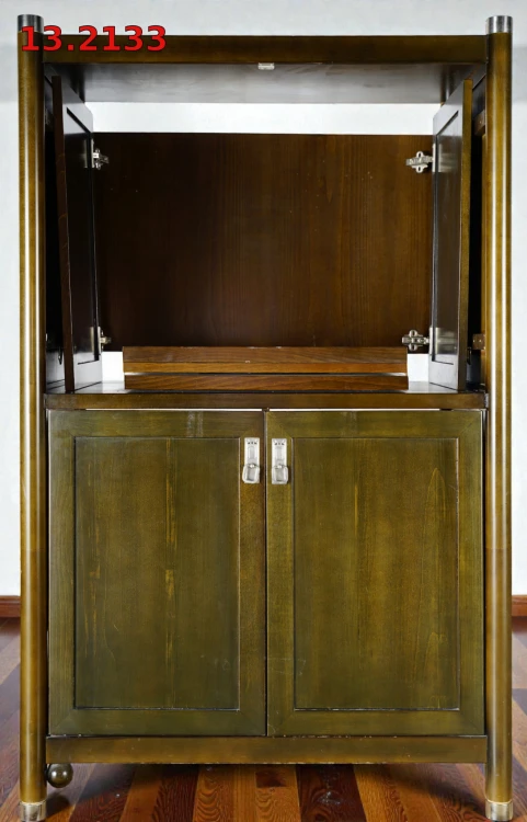 Szafa uniwersalna typu "closet". Wyposażenie hotelu Rialto, Warszawa. Używane meble hotelowe, wyposażenie hotelu, wyprzedaż mebli hotelowych. meblerialto.pl