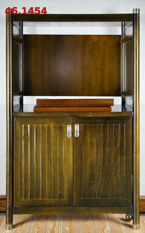 Szafa uniwersalna typu "closet". Wyposażenie hotelu Rialto, Warszawa. Używane meble hotelowe, wyposażenie hotelu, wyprzedaż mebli hotelowych. meblerialto.pl