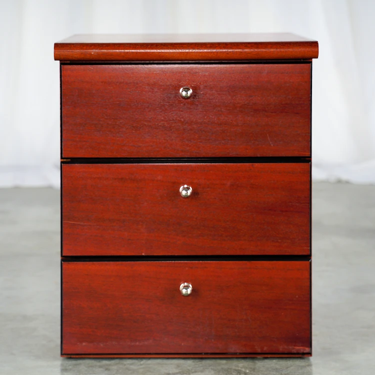 Szafka gabinetowa 54 x 46 x 44 cm 3 szuflady skórzany blat hotel Rialto. Wyposażenie hotelu Rialto, Warszawa. Używane meble hotelowe, wyposażenie hotelu, wyprzedaż mebli hotelowych. meblerialto.pl