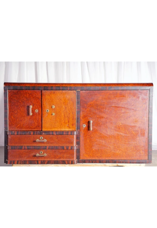 Szafka/komoda gabinetowa 134 cm art déco J. Habala lite drewno oryginał. Wyposażenie hotelu Rialto, Warszawa. Używane meble hotelowe, wyposażenie hotelu, wyprzedaż mebli hotelowych