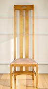 Krzesło tapicerowane Argyle art déco Ch.R. Mackintosh. Wyposażenie hotelu Rialto, Warszawa. Używane meble hotelowe, wyposażenie hotelu, wyprzedaż mebli hotelowych. meblerialto.pl
