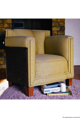 Fotel klubowy / gabinetowy drewniany 63 cm tapicerowany oryginał art déco. Wyposażenie hotelu Rialto w Warszawie. Wyprzedaż używanych mebli hotelowych: łóżka, fotele, biurka, antyki. meblerialto.pl