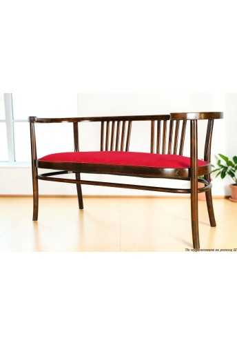 Sofa drewniana tapicerowana 2-osobowa 124 cm oryginał secesja wiedeńska / art déco. Wyposażenie hotelu Rialto w Warszawie. Wyprzedaż używanych mebli hotelowych i antyków. meblerialto.pl