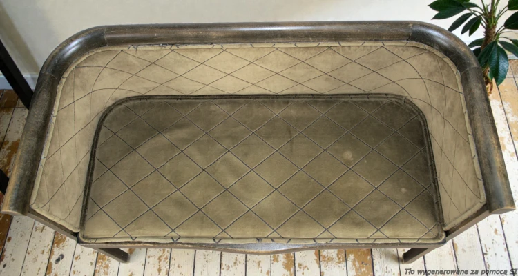 Sofa drewniana tapicerowana 2-osobowa 113 cm oryginał secesja wiedeńska A. Martin Okapi. Wyposażenie hotelu Rialto w Warszawie. Wyprzedaż używanych mebli hotelowych i antyków. meblerialto.pl