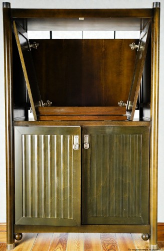 Szafa uniwersalna typu "closet" 4-drzwiowa 93 x 148,5 cm lite drewno fornirowane secesja wiedeńska. Wyposażenie hotelu Rialto, Warszawa. Używane meble hotelowe, wyposażenie hotelu, wyprzedaż mebli hotelowych. meblerialto.pl