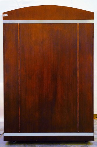 Szafa na wino podświetlana 156 x 102 x 48 cm lite drewno. Wyposażenie hotelu Rialto, Warszawa. Używane meble hotelowe, wyposażenie hotelu, wyprzedaż mebli hotelowych. meblerialto.pl