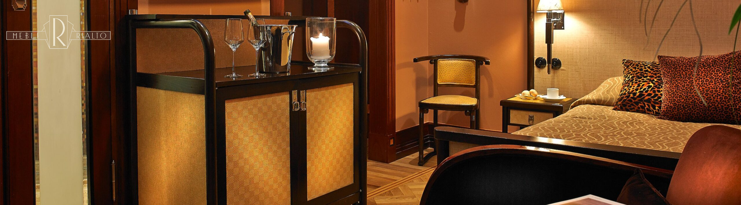 Meble Rialto. Wyprzedaż używanych mebli hotelowych